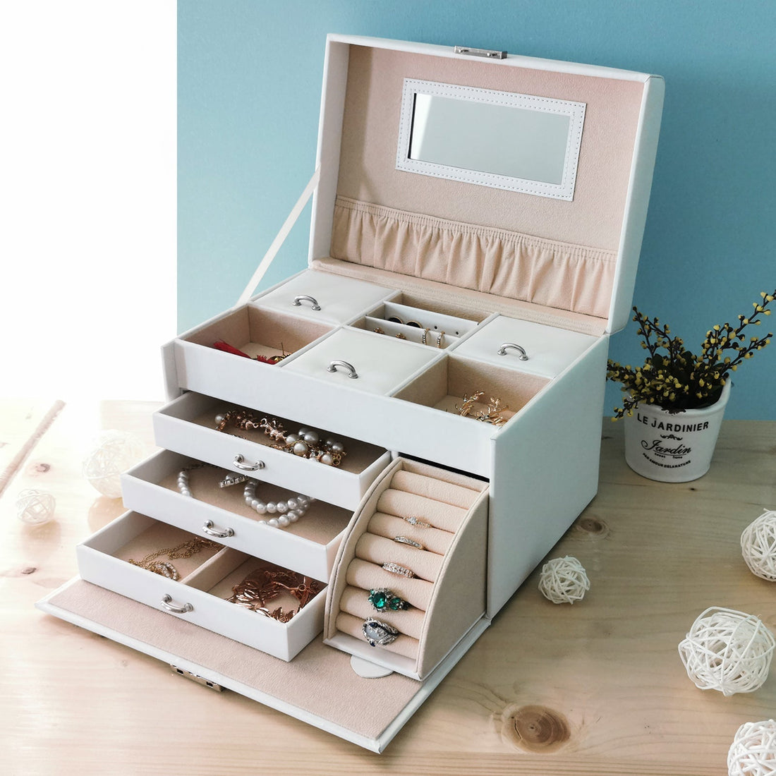 Preserving Brilliance: A Complete Guide to Protecting Your Precious Jewelry
