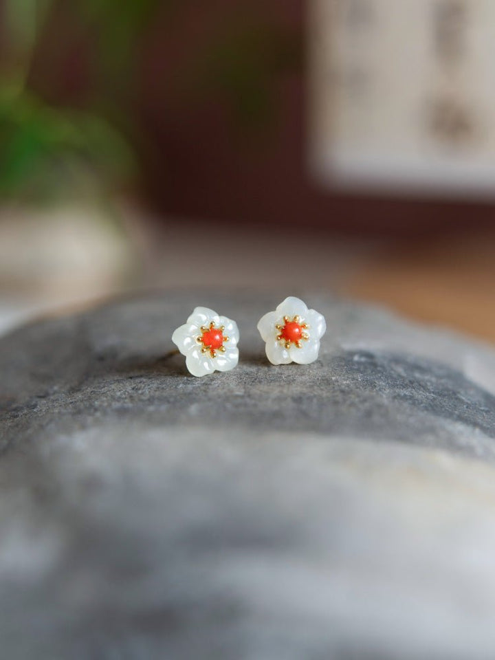 Sterling Silver vs Silver-Plated Jewelry: How to Compare Before You Buy