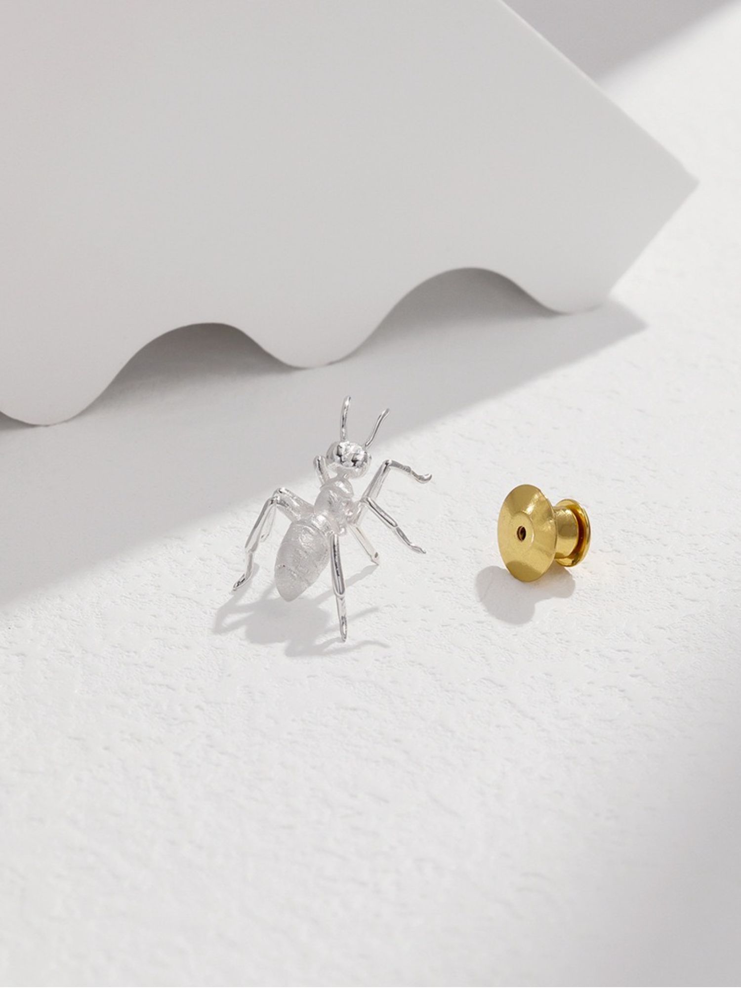 Ant Brooch - OrientGem