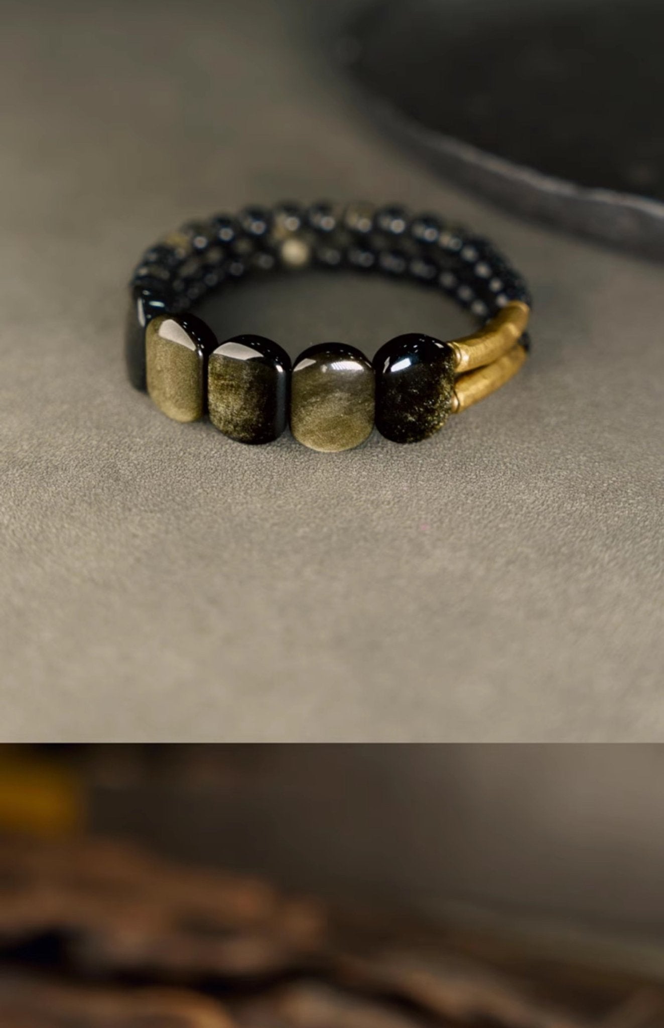 Chinese Cat's Eye Obsidian Bracelet, detail view of the handcrafted silver bracelet