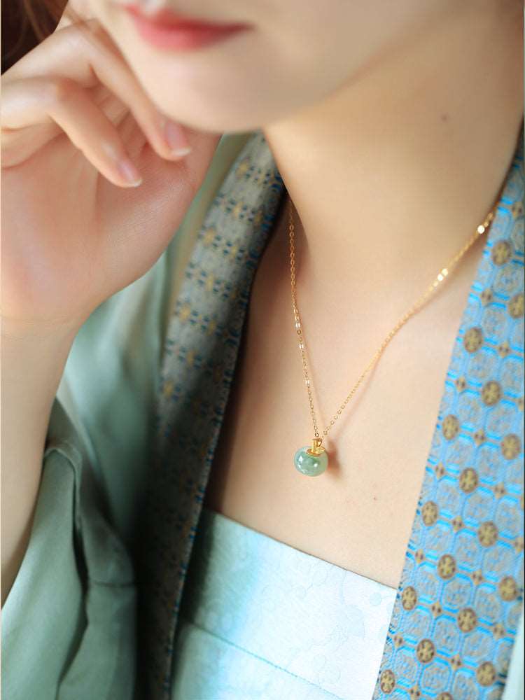 Emerald Whisper necklace - OrientGem