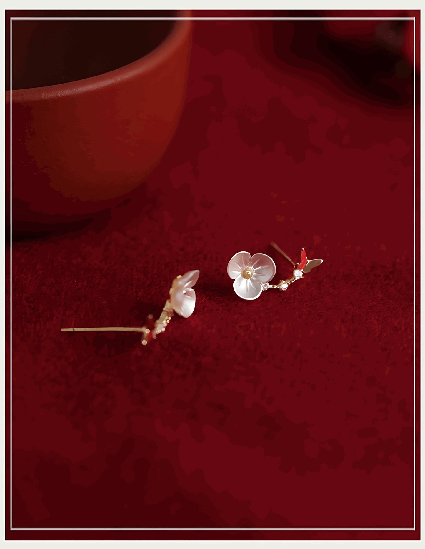 Flower Branch Gold, detail view of the handcrafted silver earrings