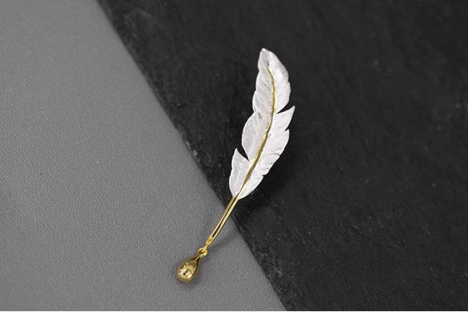 Glowing Brooch - Brooch - ORIENTGEM
