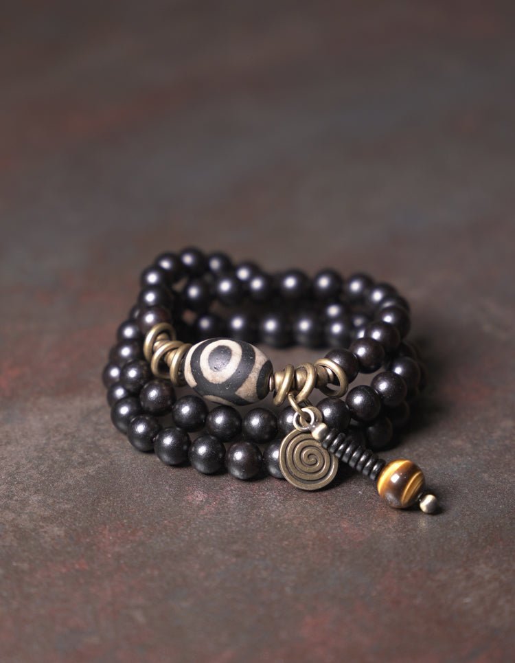 Chinese Handmade Ebony Wood Bracelets Bracelet, detail view of the handcrafted silver bracelet