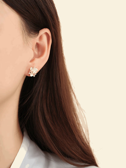 Pearl Flower Gold Plated Earrings, detail view of the handcrafted pearl earrings