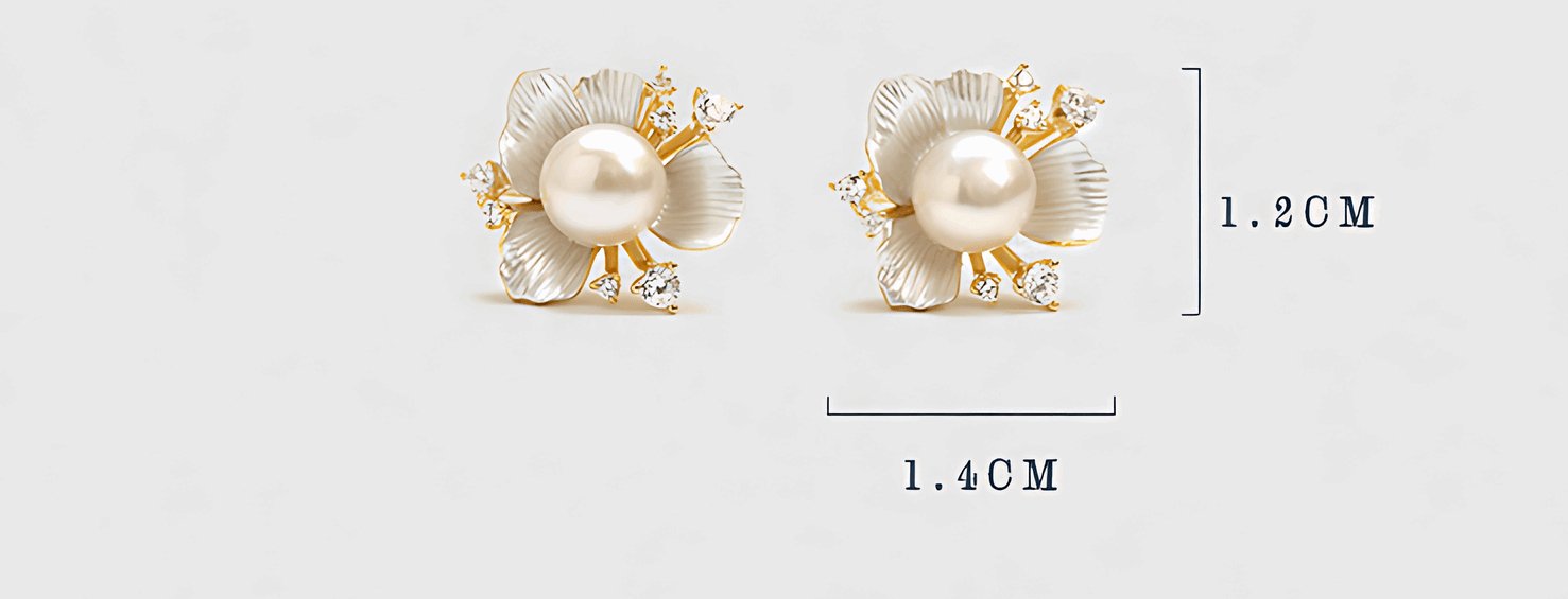 Pearl Flower Gold Plated Earrings, detail view of the handcrafted pearl earrings