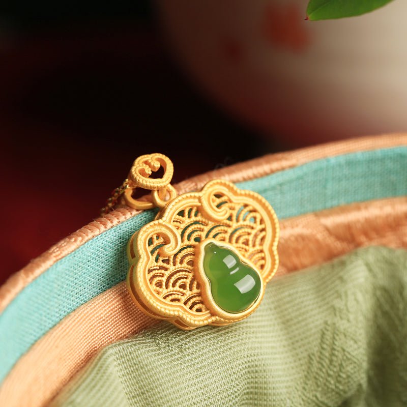 Ruyi Lock Jade Necklace ｜China chic Jade Jewelry - OrientGem