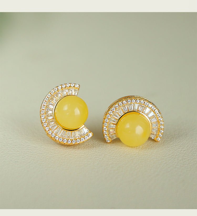 Semicircular Beeswax Earrings | Gemstone Jewelry, detail view of the handcrafted natural stone earrings