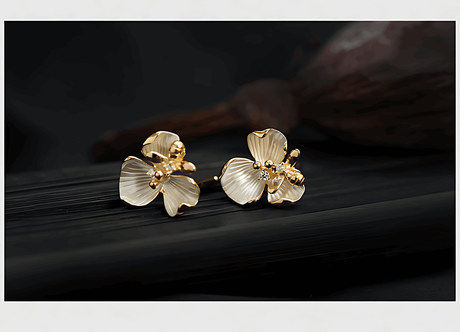 Tiny Flower Earring, detail view of the handcrafted silver earrings